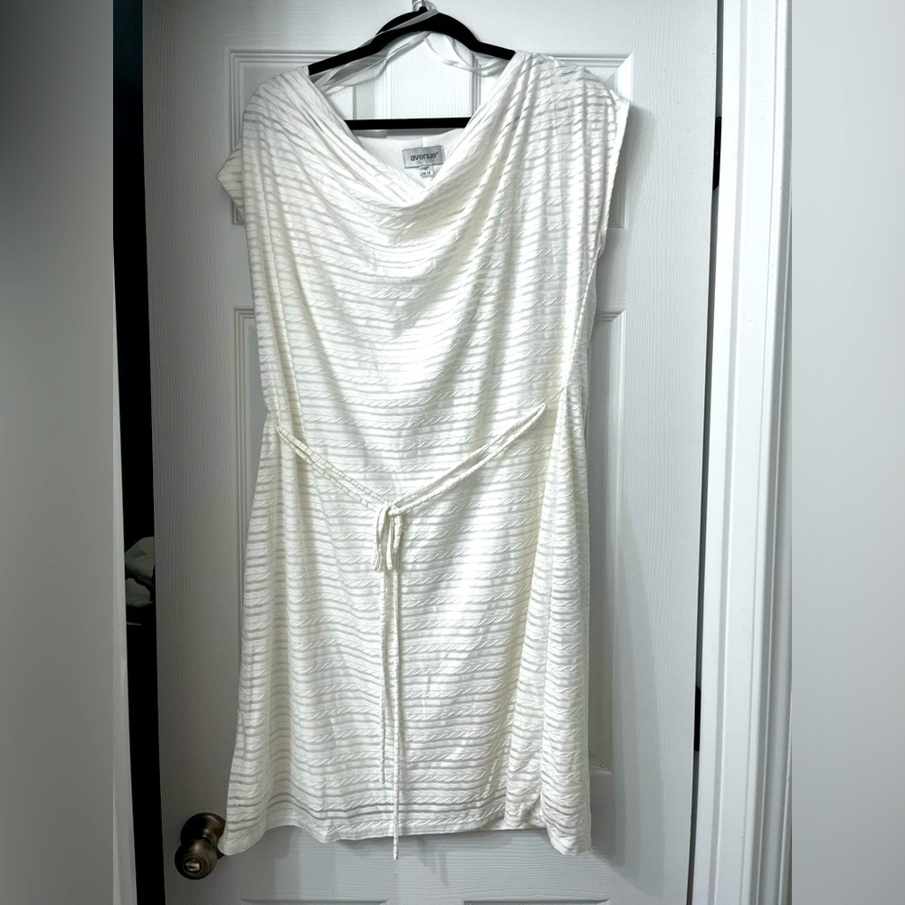 Avenue sleeveless white midi party dress with belt size 14/16